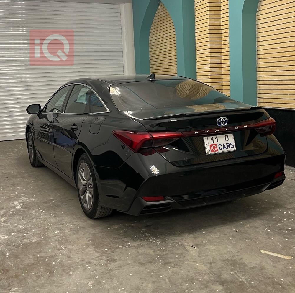 تويوتا أفالون